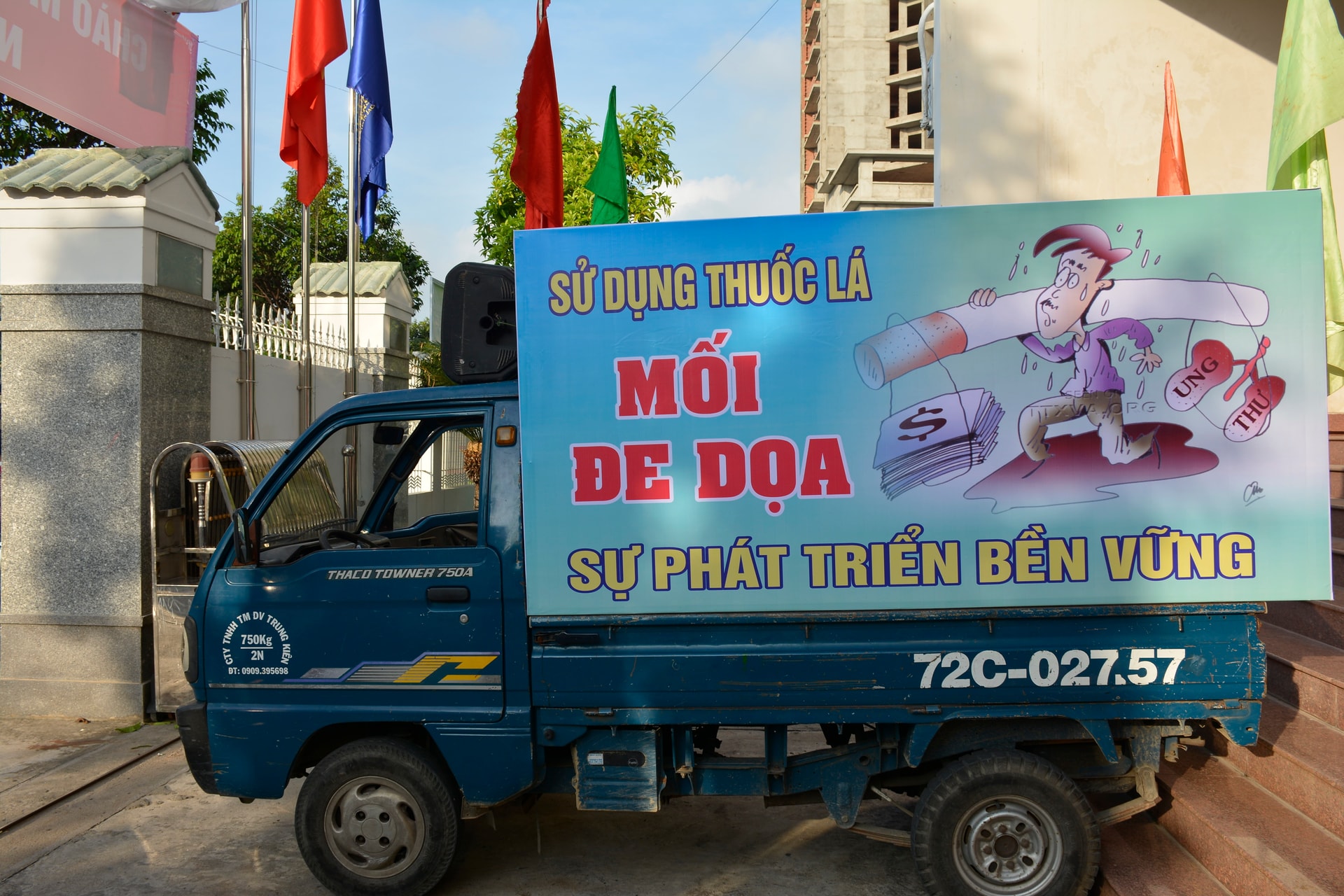 Mít tinh hưởng ứng ngày thế giới không thuốc lá