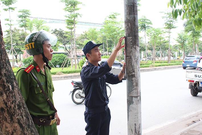 Quận Ba Đình chấn chỉnh quảng cáo, rao vặt trái phép