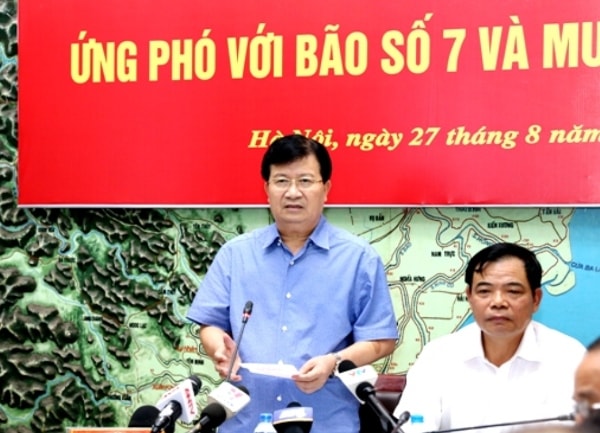 Khẩn trương ứng phó mưa lũ sau bão