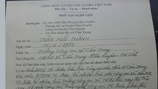 Trưởng công an xã xin nghỉ việc vì lương thấp, vợ đòi ly dị