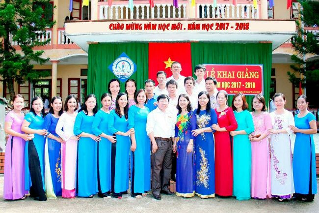 Cô giáo Phan Thị Thắm: Tấm gương sáng trong sự nghiệp 