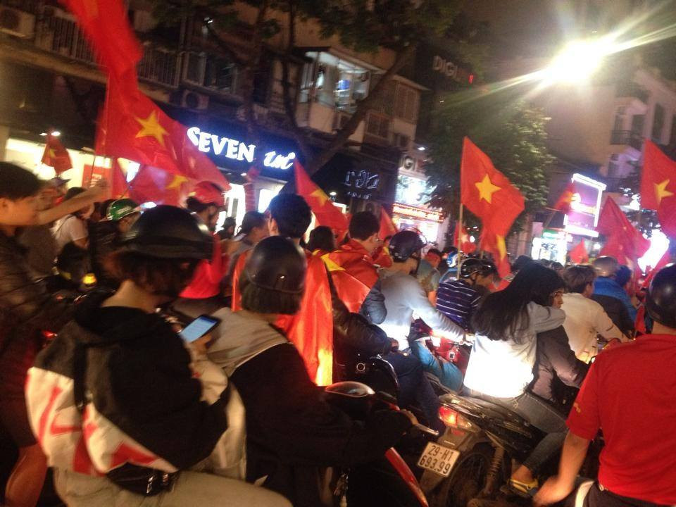Thủ đô Hà Nội bùng cháy trước chiến thắng vòng bán kết của u23 Việt Nam