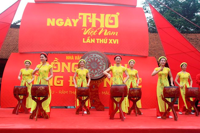 Những khoảnh khắc đáng nhớ trong Ngày Thơ Việt Nam lần thứ XVI