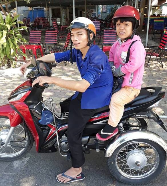 Cuộc sống hạnh phúc của đôi vợ chồng khuyết tật