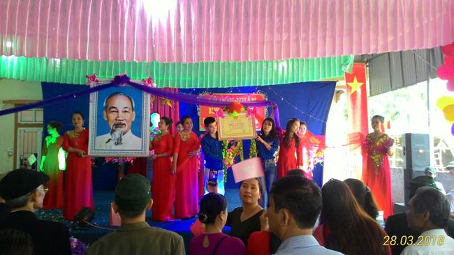 Khối chế biến lâm sản 3, phường Quang Phong, Thị xã Thái Hòa tổ chức lễ đón nhận “Làng văn hóa” cấp Thị xã 2017
