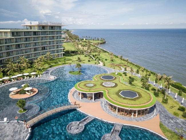 Chiêm ngưỡng hệ thống bể bơi khủng tại Resort nắm giữ 2 kỷ lục Việt Nam