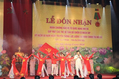 Công an TP. Hà Nội đón nhận Huân chương Bảo vệ Tổ quốc hạng Nhì