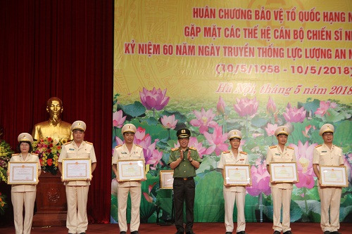 Công an TP. Hà Nội đón nhận Huân chương Bảo vệ Tổ quốc hạng Nhì