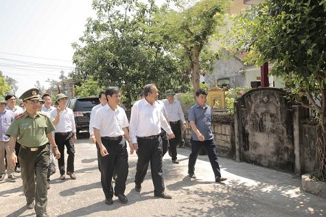Phó Thủ tướng Trương Hòa Bình thăm ngư dân Quảng Bình bị thiệt hại do sự cố môi trường