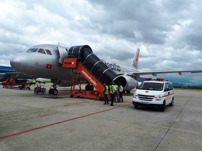 Máy bay từ Hà Nội đi Đà Lạt hạ cánh khẩn Đà Nẵng để cứu khách