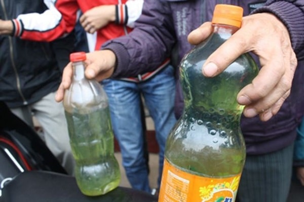 Cách nhận biết xăng giả