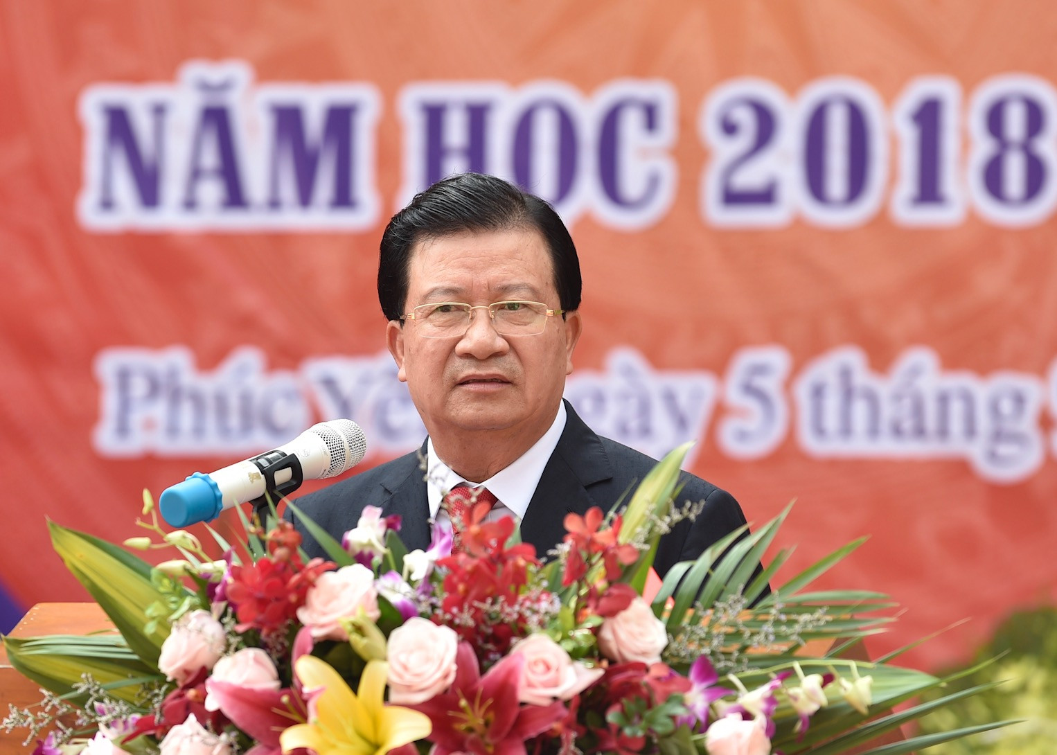 Phó Thủ tướng Trịnh Đình Dũng dự lễ khai giảng tại Vĩnh Phúc