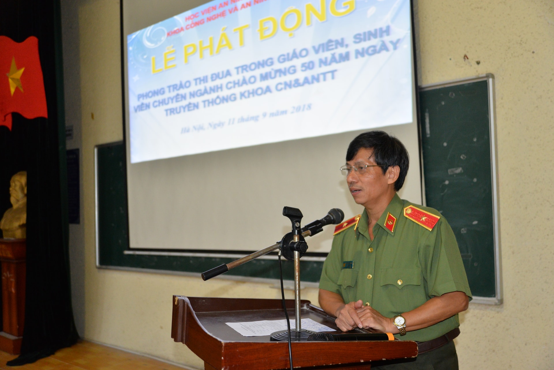 Phát động phong trào thi đua chào mừng 50 năm ngày truyền thống Khoa Công nghệ & An ninh thông tin