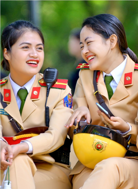 Nụ cười Hà Nội: Ảnh dự thi của tác giả Phạm  Ngọc Sơn, Trần Minh