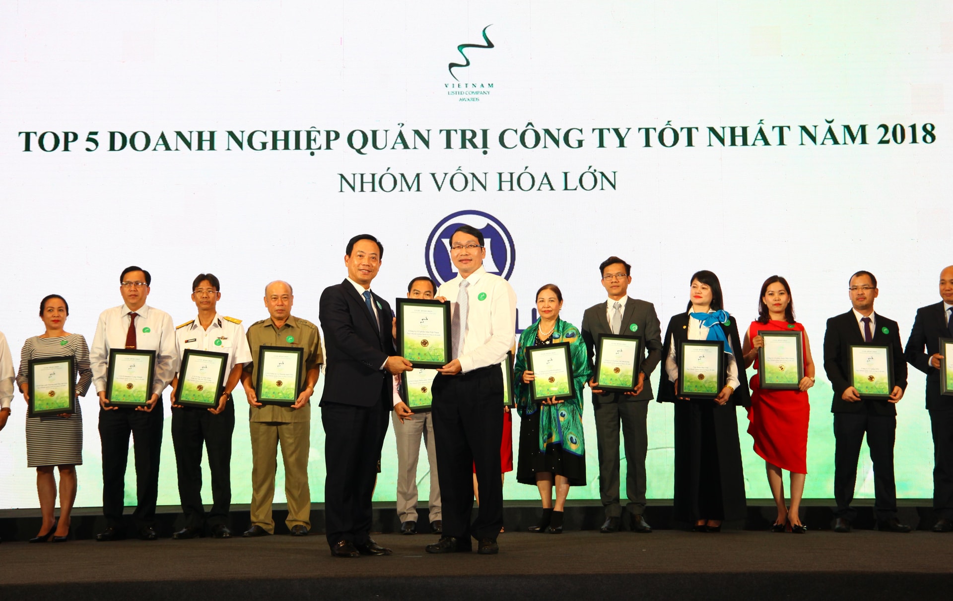 Vinamilk là công ty uy tín nhất ngành thực phẩm - đồ uống năm 2018.