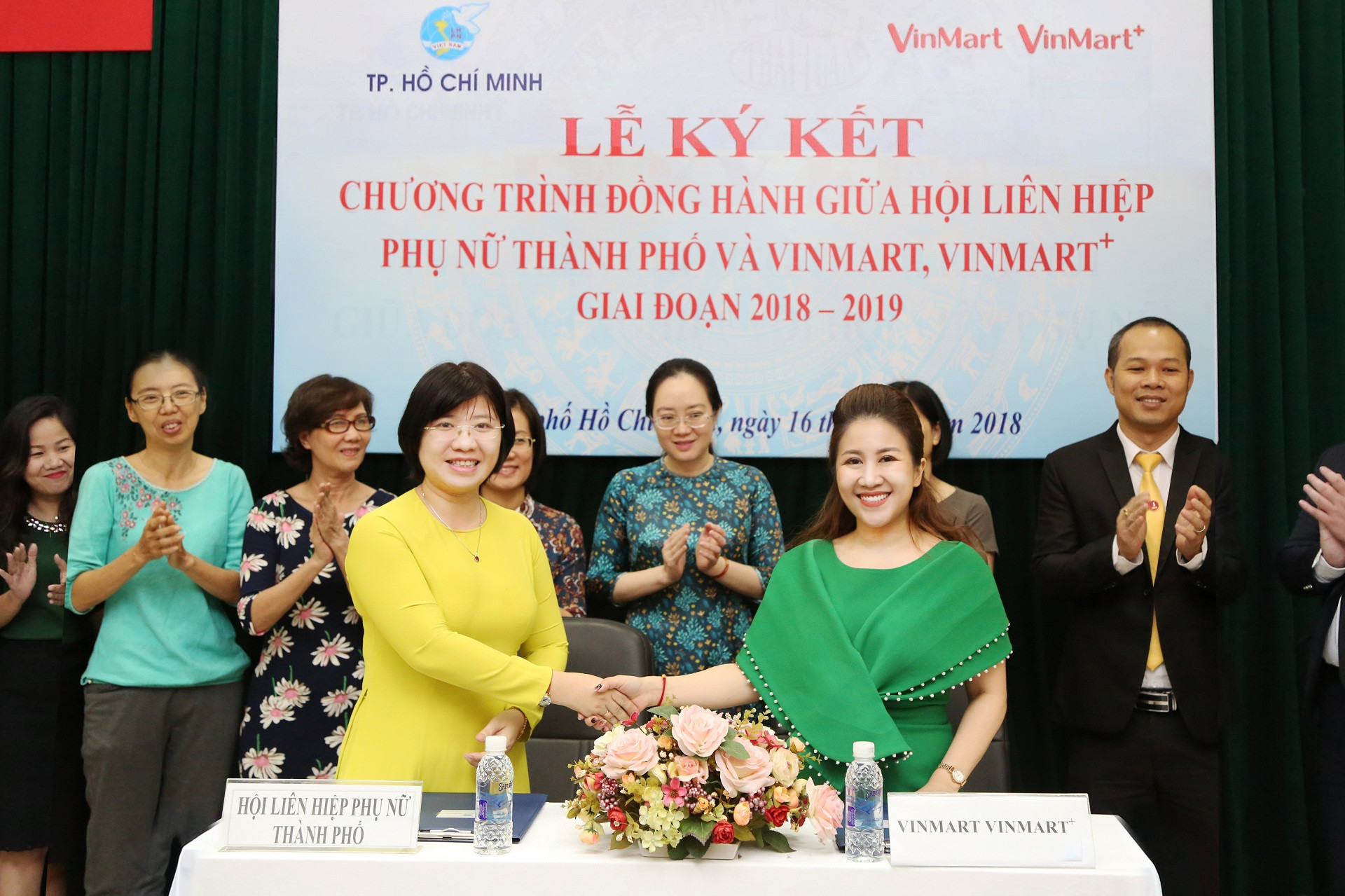 Vinmart & Vinmart + đồng hành cùng hội liên hiệp phụ nữ TP. Hồ Chí Minh.