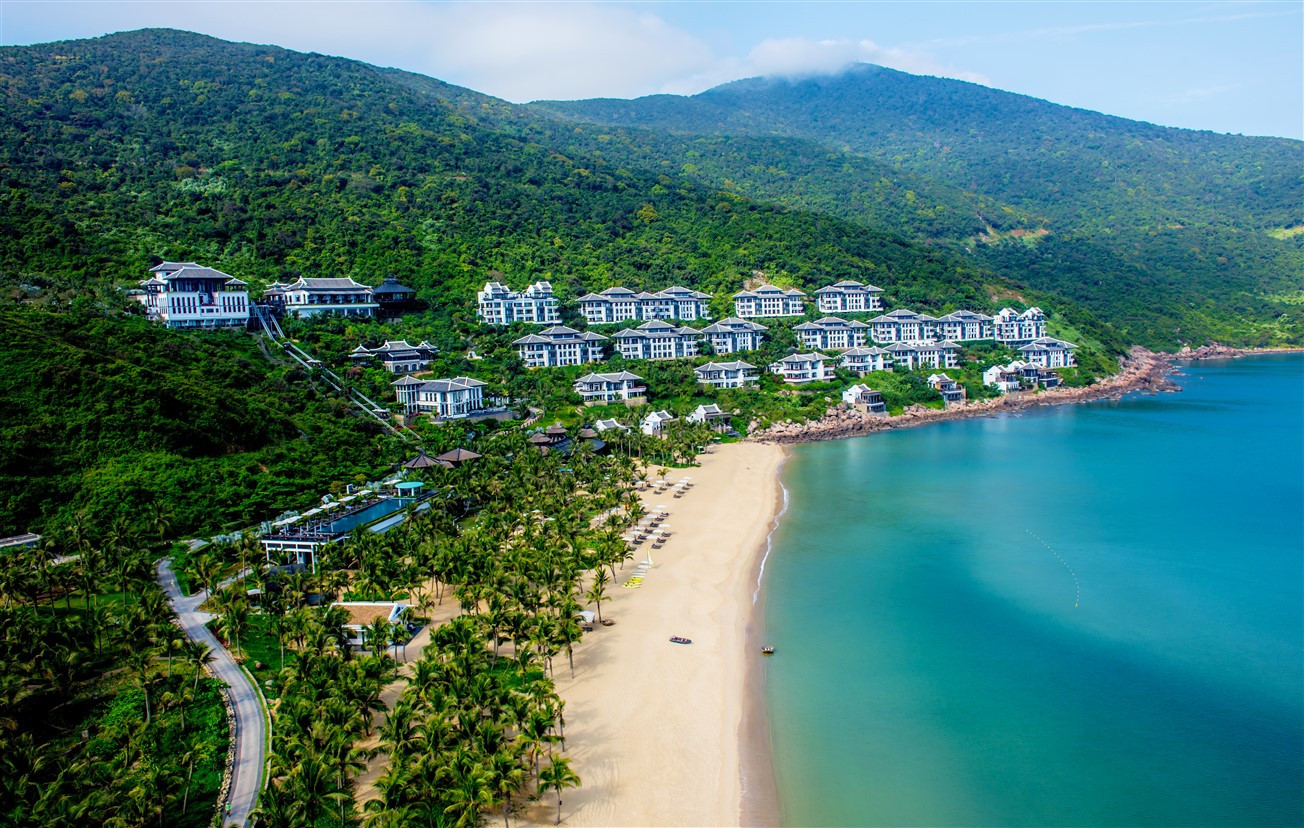 Khu nghỉ dưỡng thân thiện với môi trường nhất thế giới được trao tặng cho kiệt tác trên bán đảo Sơn Trà.