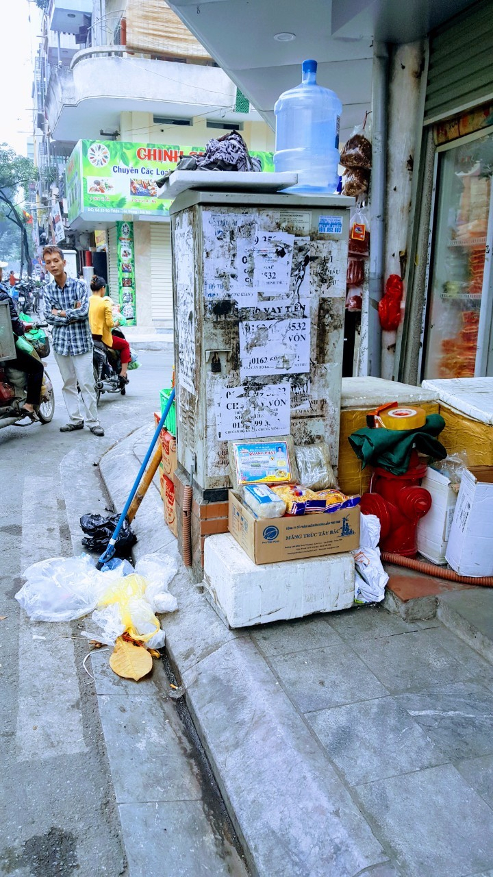 Điện lực Hà Đông: Điện lực Hà Đông lãng quên tủ điện   “ nguy hiểm chết người”