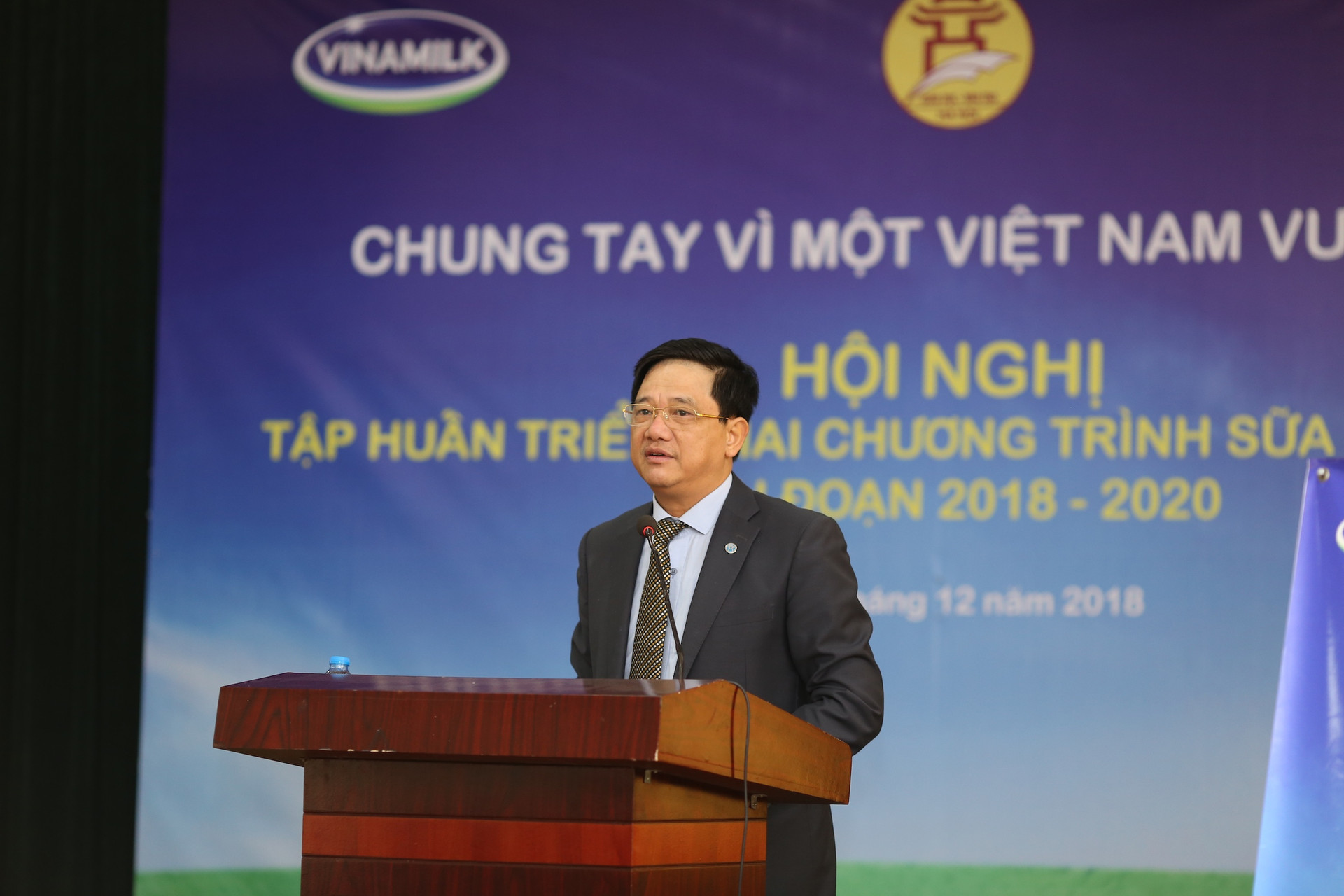 Tập huấn triển khai đề án sữa học đường Hà Nội thể hiện sự đồng lòng vì một Việt Nam vươn cao.