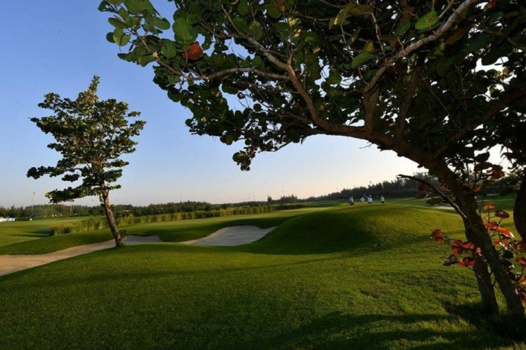 Thỏa sức chơi golf - Miễn phí nghỉ dưỡng tại FLC Sầm Sơn
