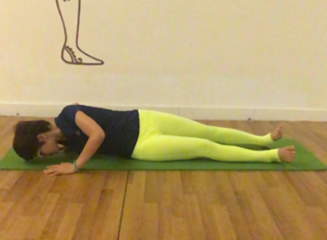 Các bài tập yoga cho người loãng xương