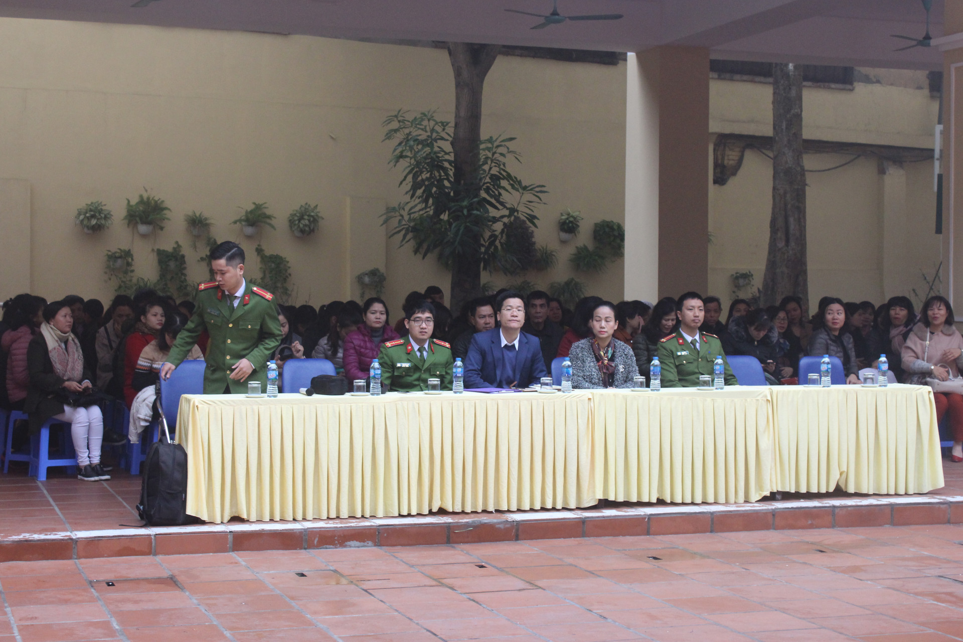 Hà Nội: Công an Quận Hoàn Kiếm và Phòng Giáo dục & Đào tạo quận Hoàn Kiếm phối hợp tổ chức tập huấn nghiệp vụ PCCC & CNCH