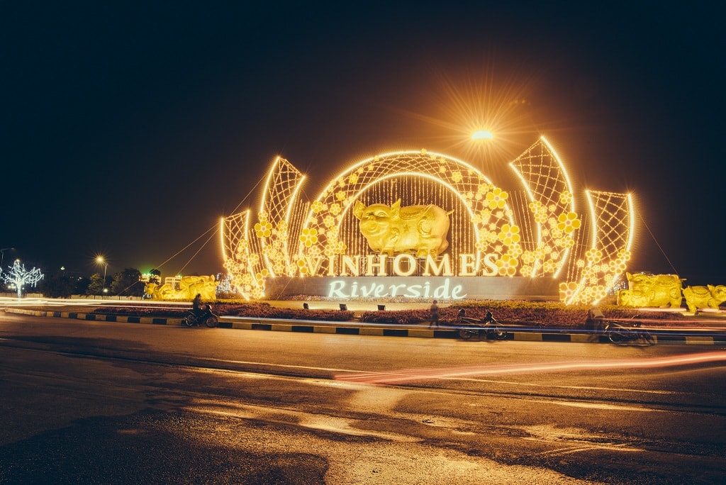 Mai  đào khoe sắc rực rỡ khắp các khu đô thị Vinhomes.