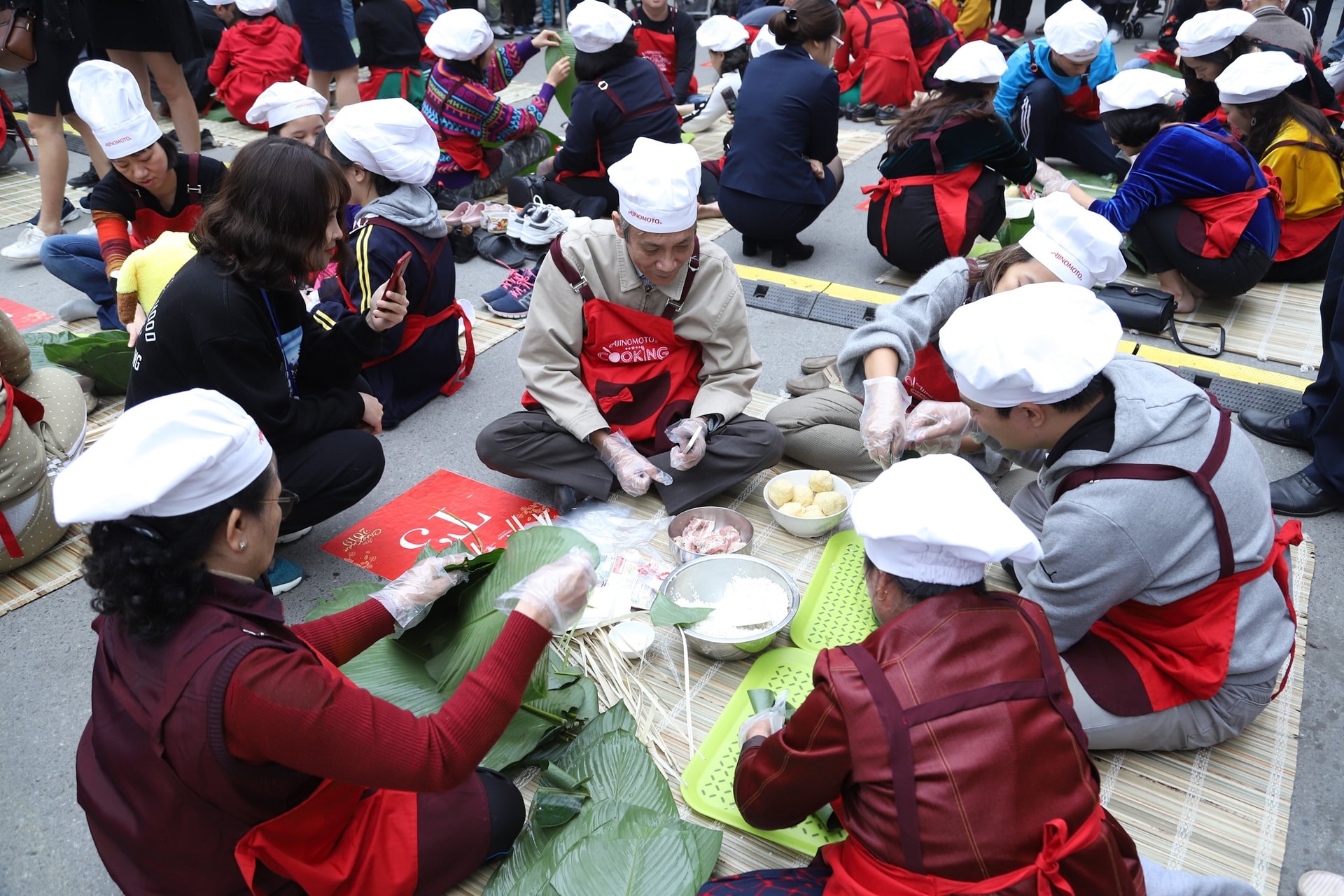 Mai  đào khoe sắc rực rỡ khắp các khu đô thị Vinhomes.