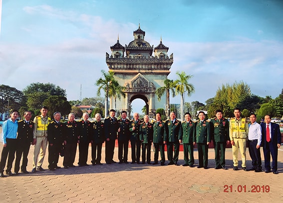 Thắt chặt tình đoàn kết hữu nghị Việt - Lào