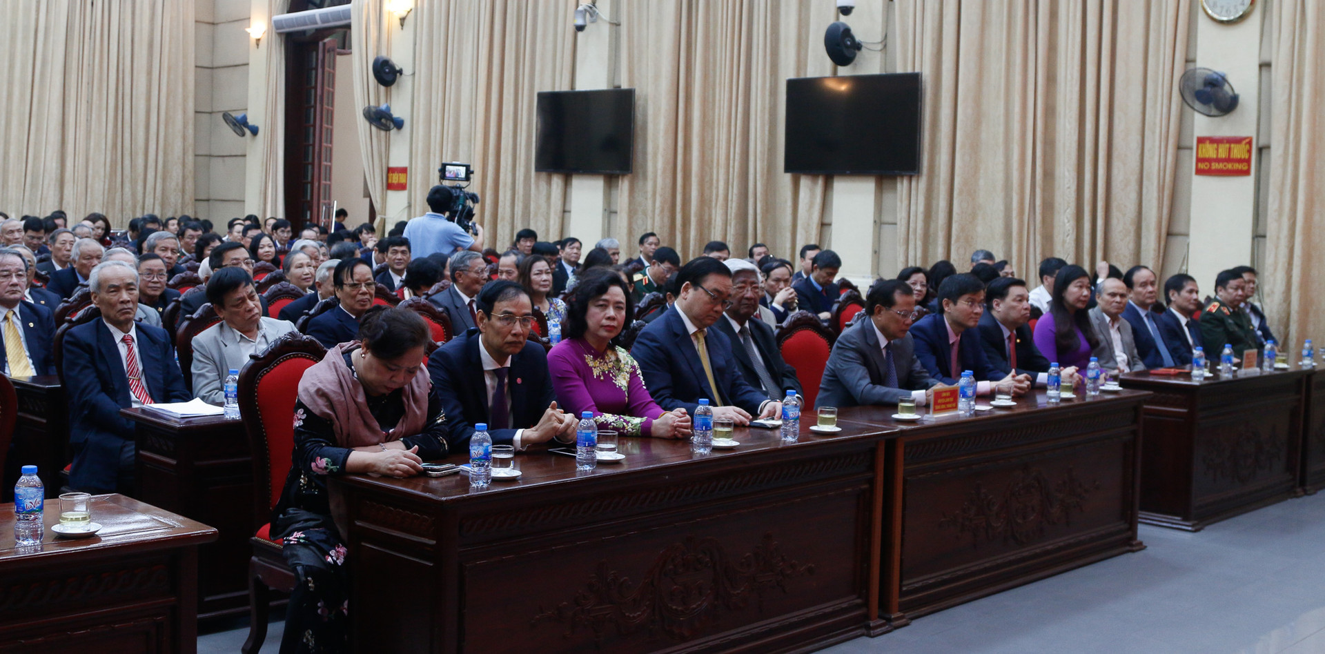 Ban Tuyên giáo Thành ủy Hà Nội đón nhận Huân chương lao động hạng nhất
