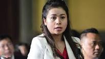 Bà Lê Hoàng Diệp Thảo đề nghị tạm ngưng phiên tòa để yêu cầu bổ sung chứng cứ pháp lý và đưa Trung Nguyên Singapore vào giải quyết trong vụ án ly hôn.