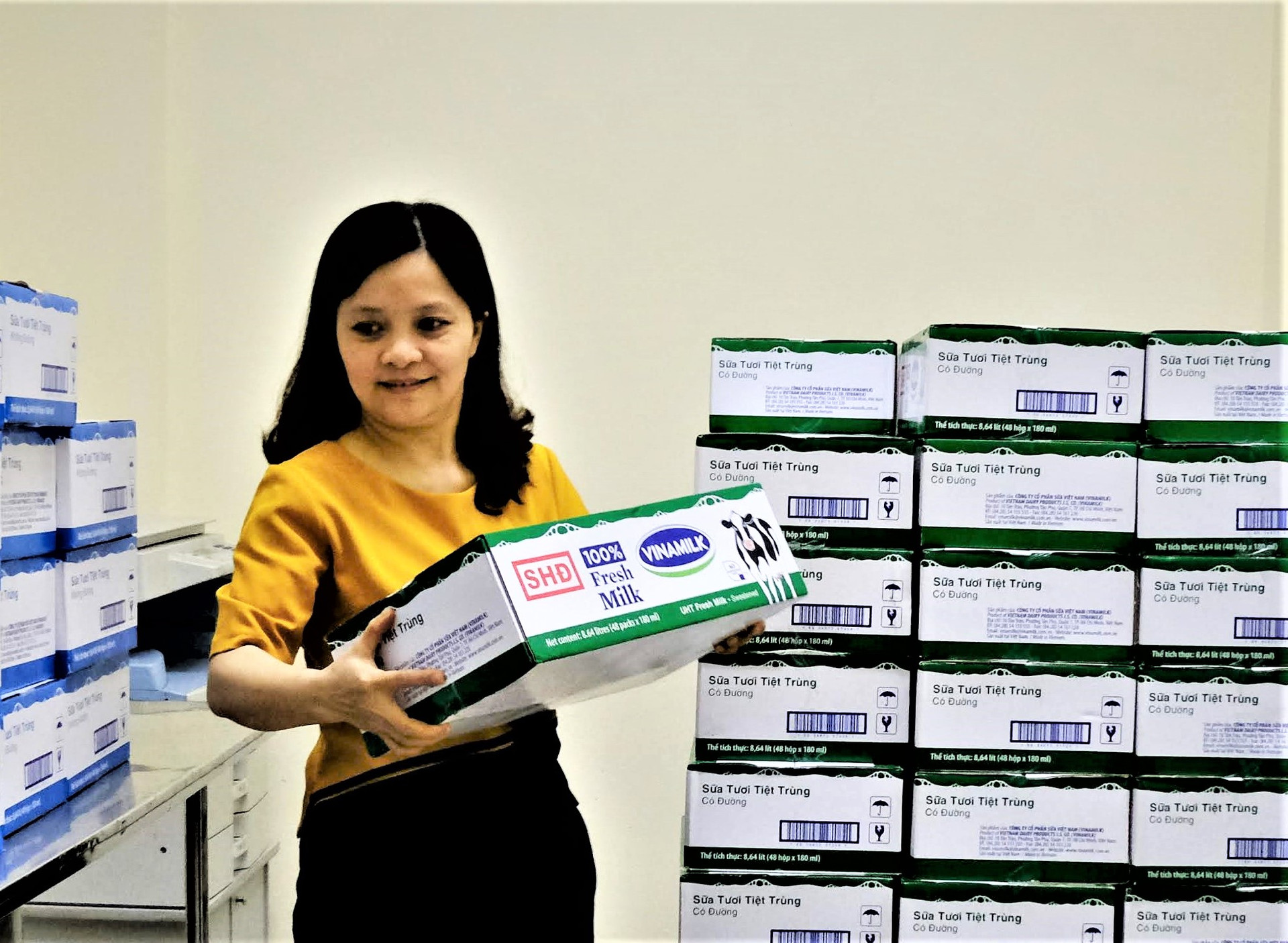 Hàng triệu ly sữa học đường cung cấp cho trẻ em thủ đô Hà Nội mỗi ngày.