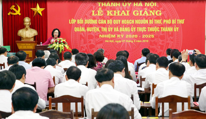 Khai giảng lớp bồi dưỡng cán bộ nguồn quy hoạch của Thành ủy Hà Nội