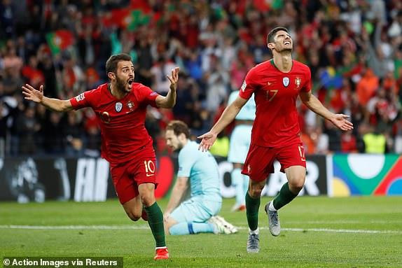 Ronaldo cùng ĐT Bồ Đào Nha vô địch Nations League