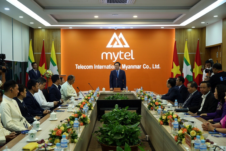 Phó Thủ tướng Vương Đình Huệ thăm Đại sứ quán Việt Nam tại Myanmar