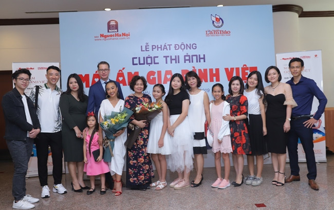 Cuộc thi ảnh “Mái ấm gia đình Việt”: Lưu giữ những khoảnh khắc đẹp, lan tỏa yêu thương