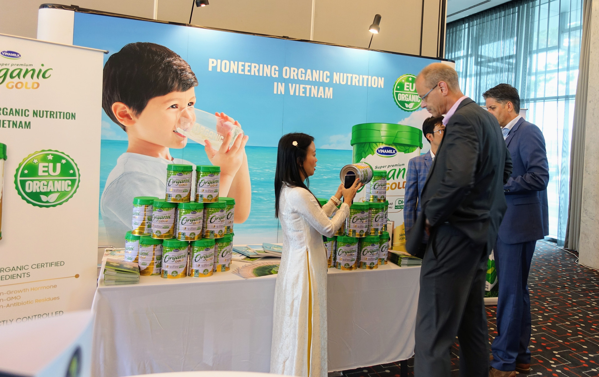 Vinamilk là đại diện duy nhất của Châu Á trình bày về xu hướng Organic tại hội nghị sữa toàn cầu 2019 tại Bồ Đào Nha.