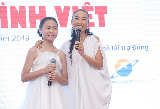 Ca sĩ Đoan Trang & Hà Linh thể hiện ca khúc Forever gây ấn tượng mạnh tại cuộc thi ảnh 