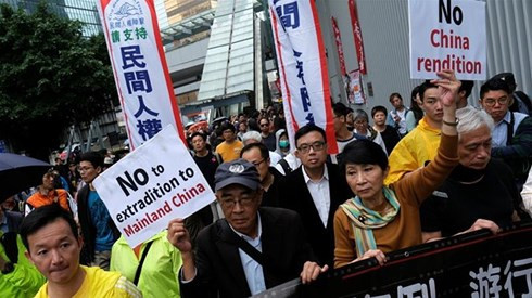 Hong Kong tiếp tục rúng động vì người biểu tình và hơn 1.500 nhà báo