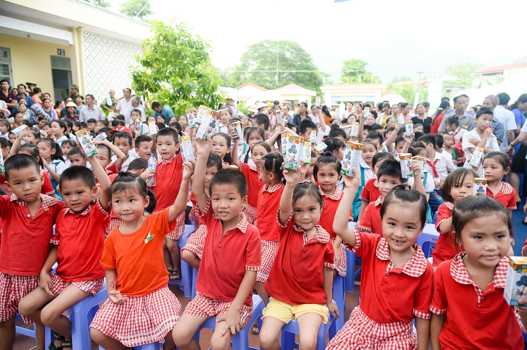 Quỹ sữa vươn cao Việt Nam và Vinamilk chung ta vì trẻ em Thái Nguyên.