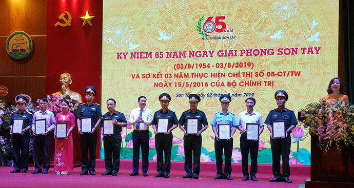 Thị xã Sơn Tây tổ chức kỷ niệm 65 năm Ngày Giải phóng Sơn Tây