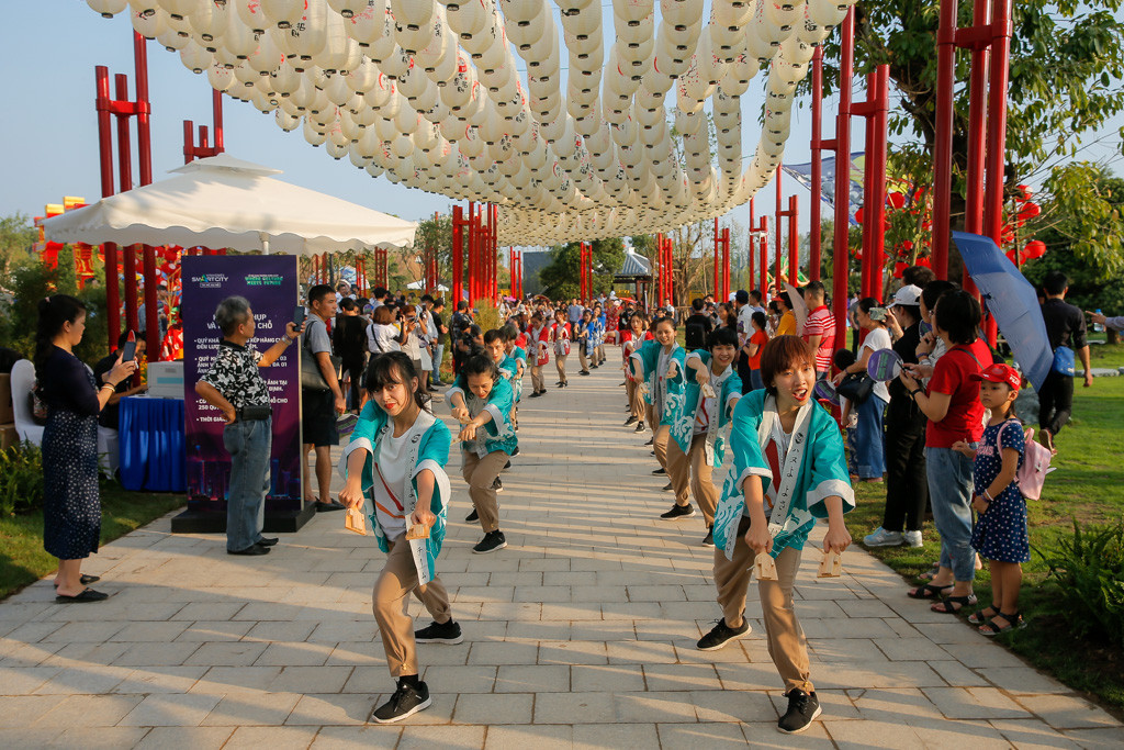 Vinhomes mở cửa Vườn Nhật “siêu to khổng lồ”