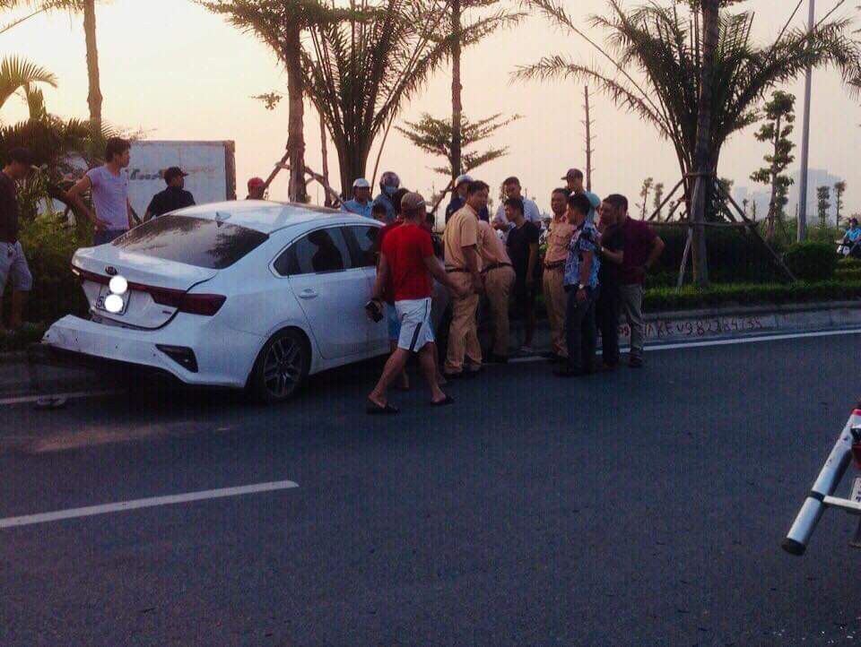 Hai ô tô đâm nhau “Kinh hoàng” giữa đường Cienco 5 - Khu đô thị Thanh Hà