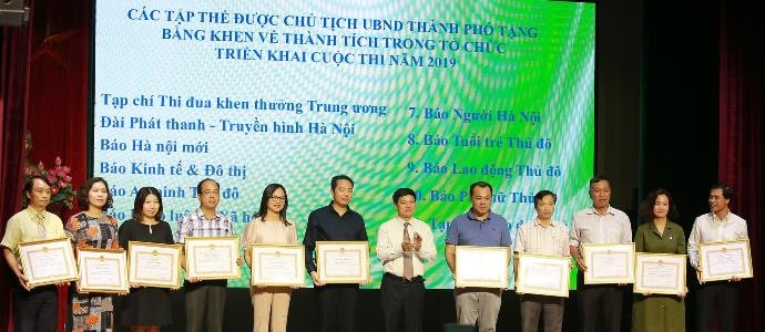 Trao giải cuộc thi viết về “Gương điển hình tiên tiến, người tốt, việc tốt” năm 2019