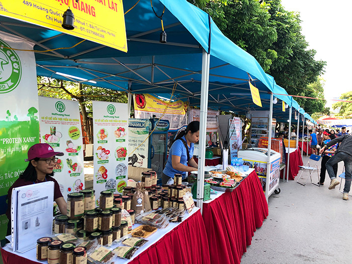 Phiên chợ kết nối tiêu thụ sản phẩm tại phố đi bộ Trịnh Công Sơn