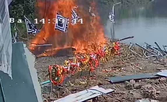 Vụ lăng mộ bị đập phá: Xuất hiện nhóm đối tượng quăng xăng phóng hỏa khu vực tang lễ