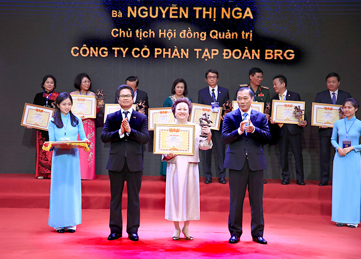 Madame Nguyễn Thị Nga, Chủ tịch Tập đoàn BRG được vinh danh danh hiệu 