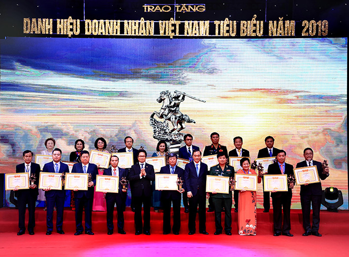 Madame Nguyễn Thị Nga, Chủ tịch Tập đoàn BRG được vinh danh danh hiệu 