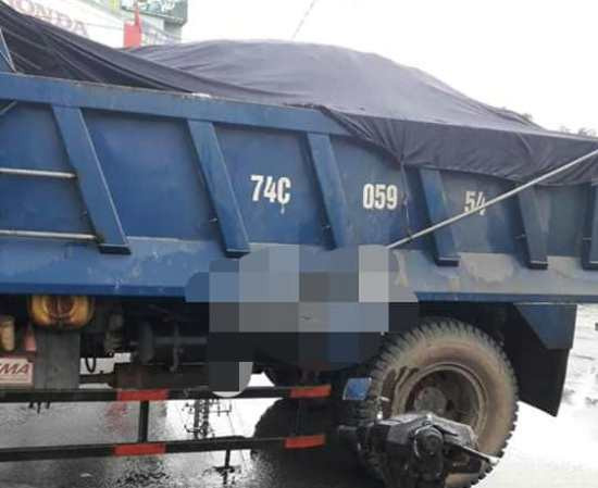 Quảng Trị: Xe tải chở cát va chạm xe máy, nhân viên tiếp thị bia tử vong tại chỗ