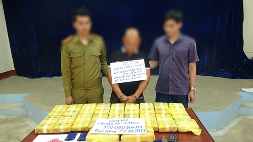 Hà Tĩnh: Bắt giữ đối tượng vận chuyển 120.000 viên ma túy tổng hợp từ Lào về Việt Nam tiêu thụ